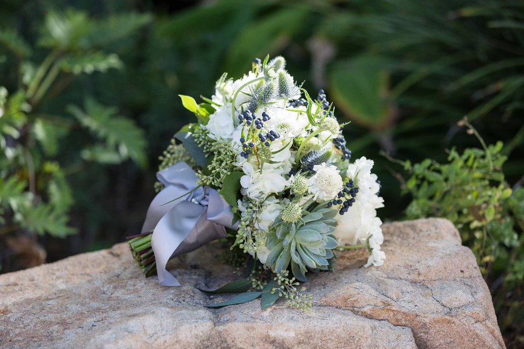 San Diego Safari Park Wedding, White wedding flowers, Green and White Floral arrangements