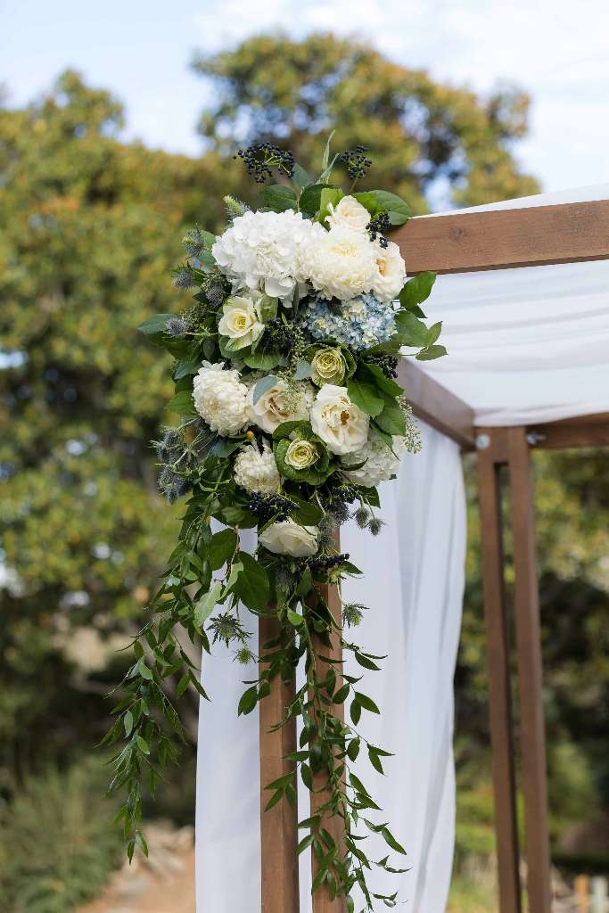 San Diego Safari Park Wedding, White wedding flowers, Green and White Floral arrangements