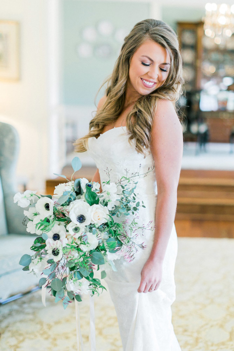 Beach Wedding White Bride Bouquet Smile